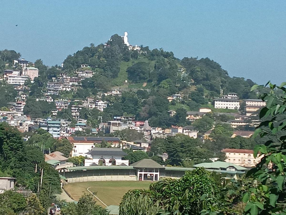 Kelum Homestay Kandy Eksteriør bilde