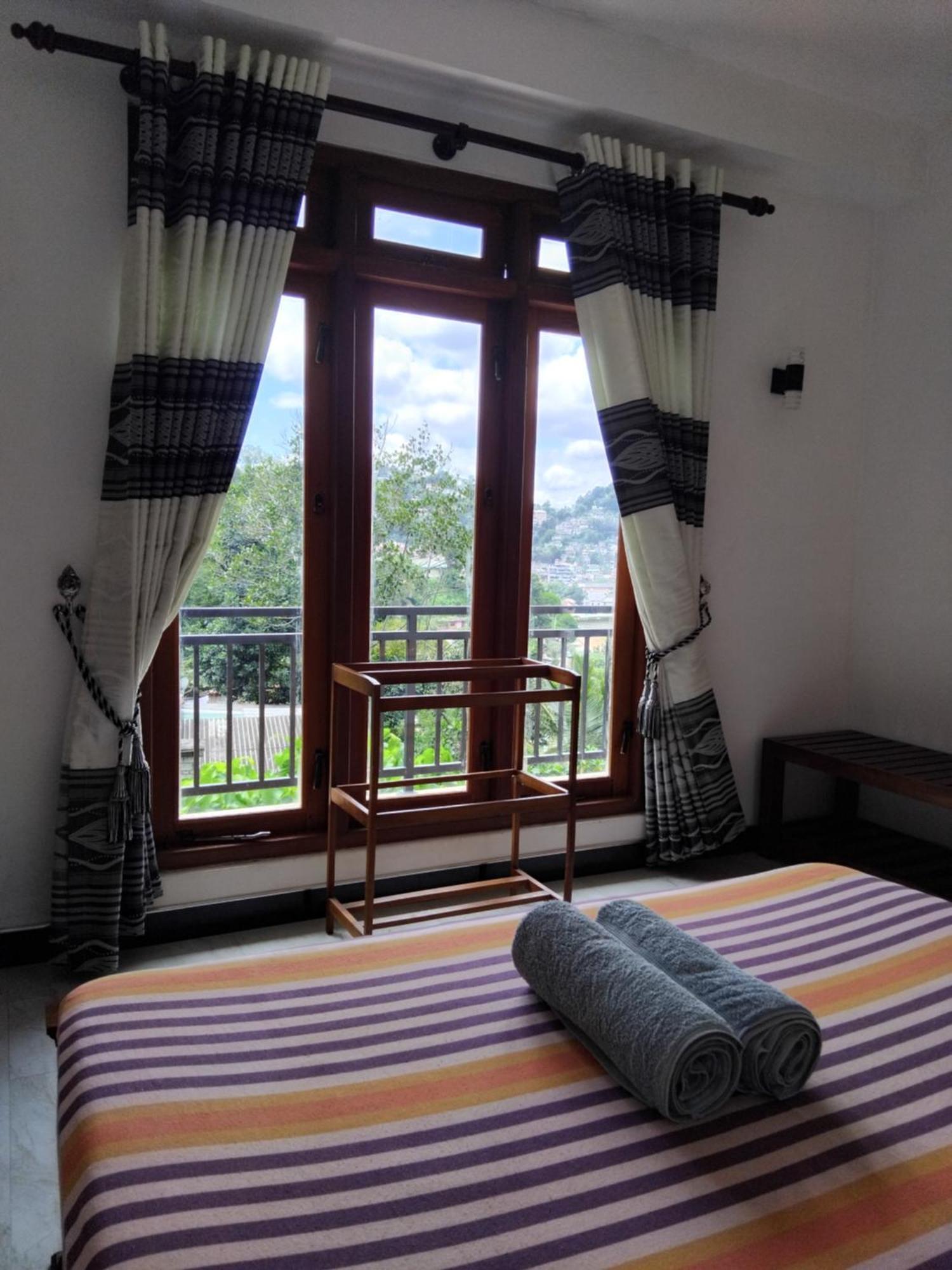 Kelum Homestay Kandy Eksteriør bilde