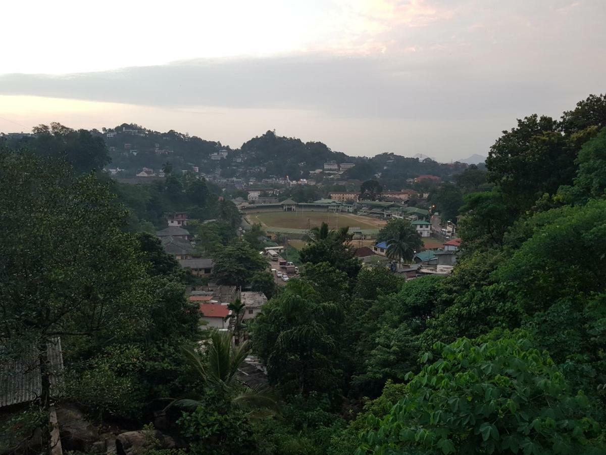 Kelum Homestay Kandy Eksteriør bilde